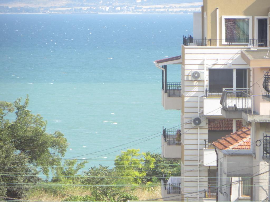 Emona Apartment Burgas Stad Buitenkant foto