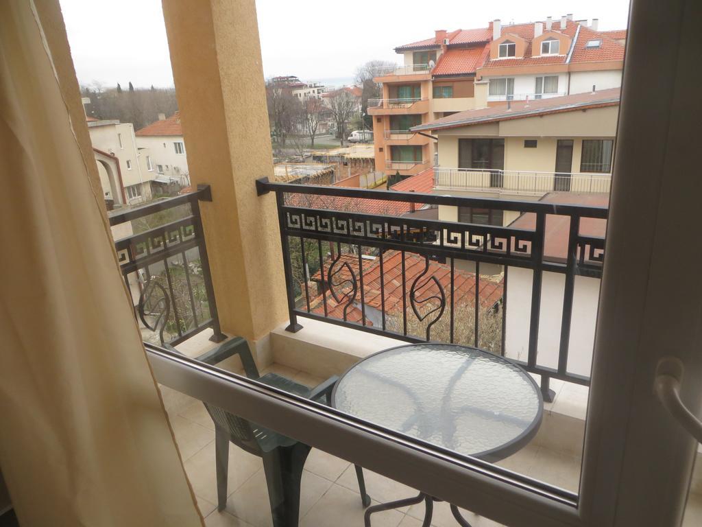 Emona Apartment Burgas Stad Buitenkant foto