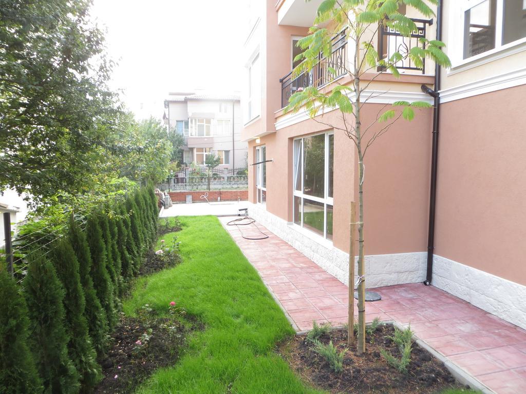 Emona Apartment Burgas Stad Buitenkant foto