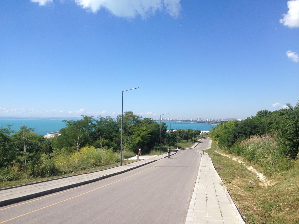 Emona Apartment Burgas Stad Buitenkant foto