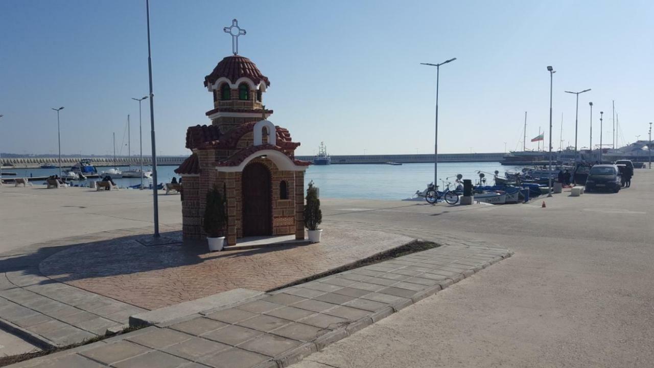 Emona Apartment Burgas Stad Buitenkant foto